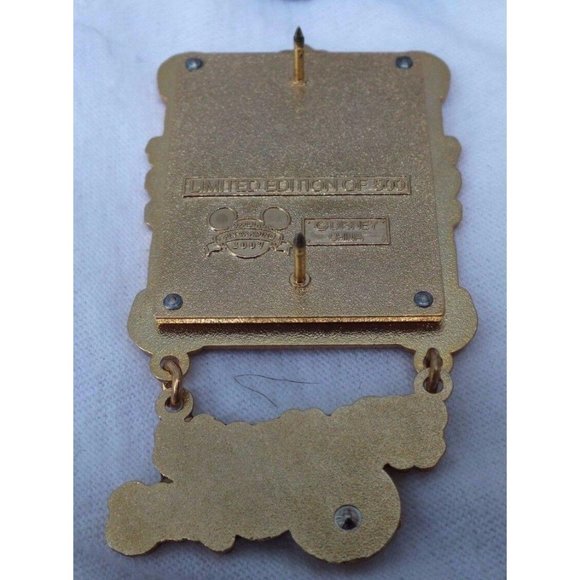 Disney Pin Captaine Chevalle POTC At World's End - Picture 4 of 5